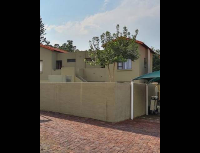 2 BEDROOM TOWNHOUSE FOR SALE IN FERNDALE